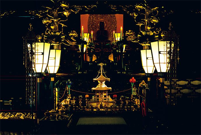 高幡不動尊金剛寺様内陣荘厳具