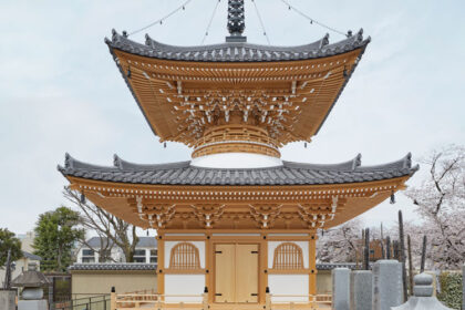The two-storied pagoda at Nichiren-shū Kakuzōji Temple was completed on 31 March 2022.