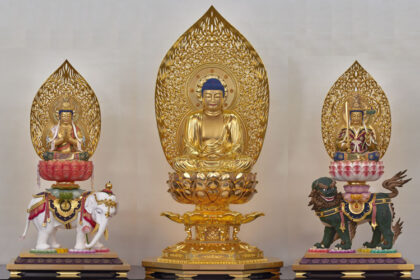 Rinzai-shū Kenchoji-school Fusaiji-Temple（Tachikawa City）Please see the statue of Shakyamuni Triad from the front