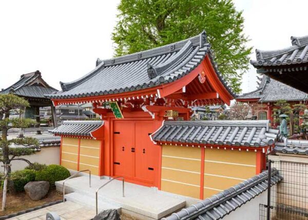 真言宗豊山派金乗院様（東京都練馬区）　山門（薬医門）竣工