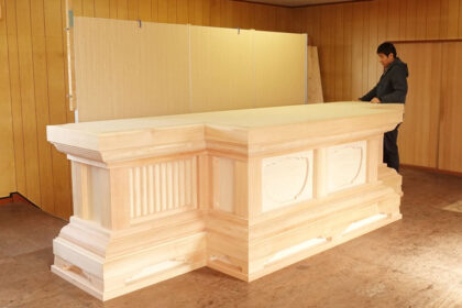 須弥壇（13尺）　木地製作